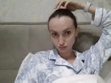 AnnaBelle22  live sex cam