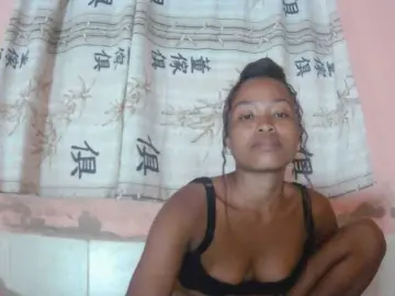 Bella24  live sex cam