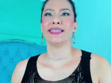 PriscilaSmiith25  live sex cam