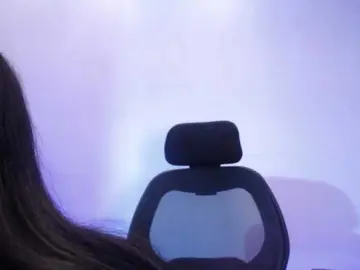 Sharlottessence  live sex cam