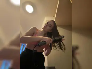 Luluana22  live sex cam