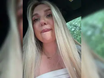 Kotofeyka1  live sex cam