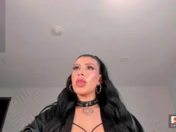 LeahLombardi  live sex cam