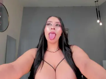 LeahLombardi  live sex cam