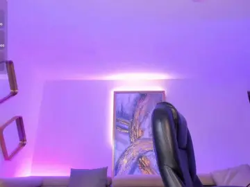 LeahLombardi  live sex cam
