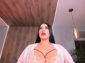 LeahLombardi  live sex cam