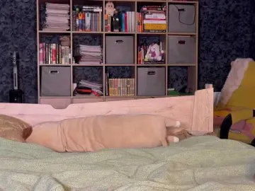 Charmingaura1  live sex cam