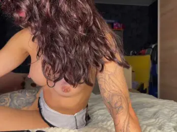 Charmingaura1  live sex cam