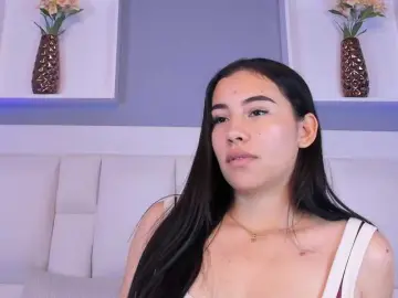 LauraFarell  live sex cam