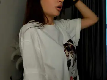 LouraMelody  live sex cam