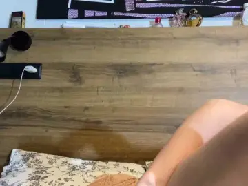 AdellaDalponte  live sex cam