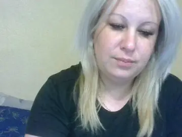 Ipina13  live sex cam