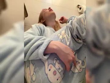 MeowMia  live sex cam