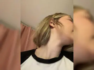 MeowMia  live sex cam