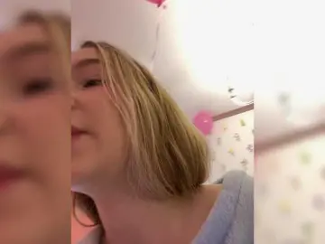 MeowMia  live sex cam