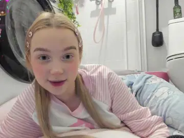 MeowMia  live sex cam