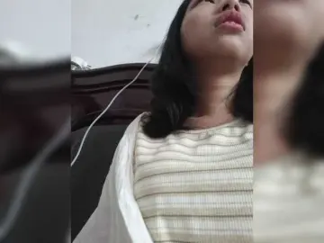 Selinababy99  live sex cam