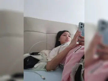 Selinababy99  live sex cam