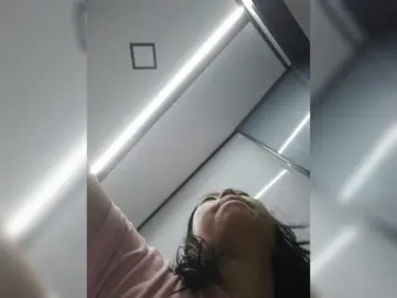 Selinababy99  live sex cam