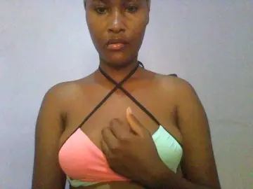 Sweet-boo  live sex cam