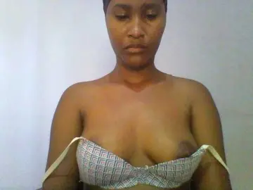 Sweet-boo  live sex cam