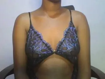 Sweet-boo  live sex cam