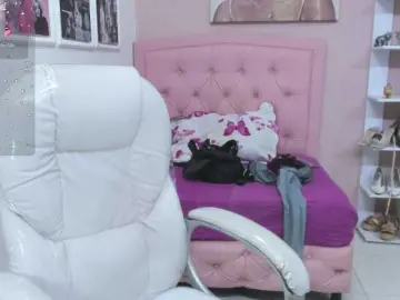 Zoe-cortezz  live sex cam