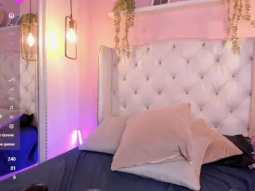 EmmaRichards  live sex cam