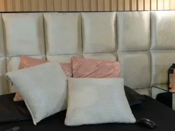 EmmaRichards  live sex cam
