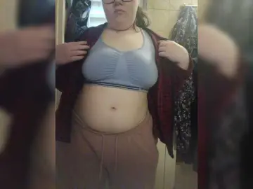 Hot2115  live sex cam