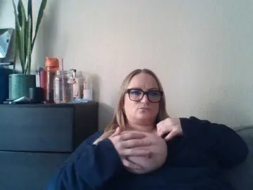NIKI36F  live sex cam