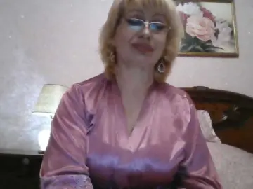 Ur-Mami  live sex cam