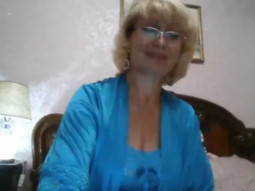 Ur-Mami  live sex cam