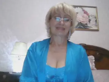 Ur-Mami  live sex cam