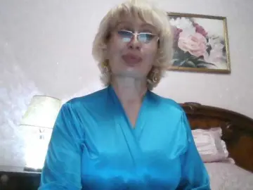 Ur-Mami  live sex cam