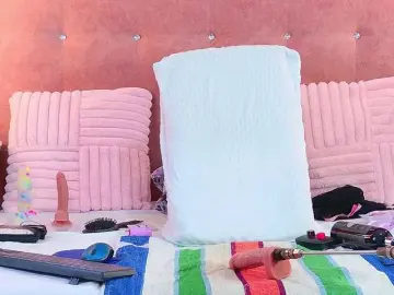 Candy-Mari  live sex cam