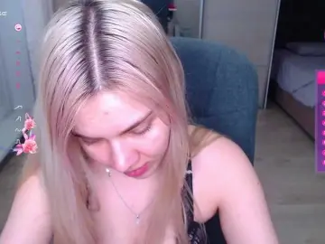 Lana--Nova  live sex cam