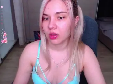 Lana--Nova  live sex cam