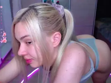 Lana--Nova  live sex cam