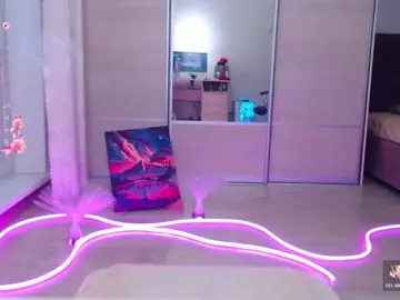 Lana--Nova  live sex cam
