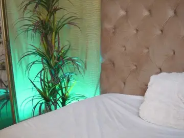 TiffanyTaboo  live sex cam
