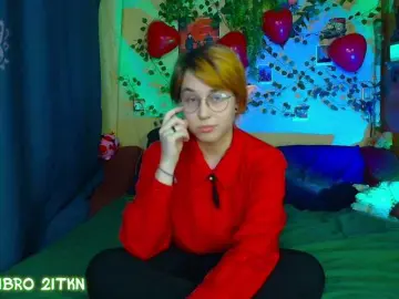 Tricky-Kitsune  live sex cam