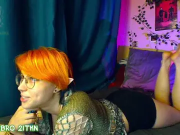 Tricky-Kitsune  live sex cam