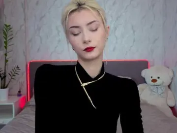 Kittysocutie  live sex cam