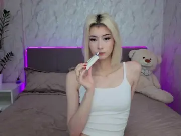 Kittysocutie  live sex cam
