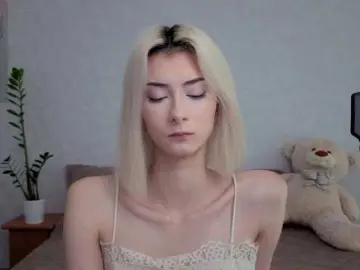 Kittysocutie  live sex cam