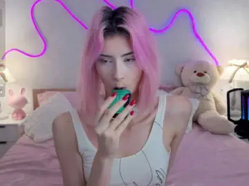 Kittysocutie  live sex cam