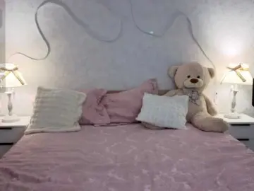 Kittysocutie  live sex cam