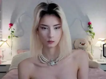 Kittysocutie  live sex cam
