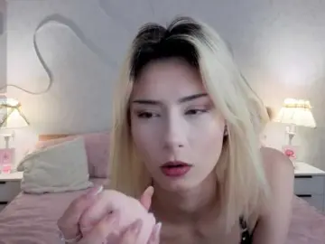 Kittysocutie  live sex cam